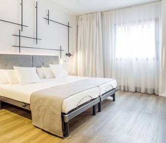 Camera accessibile Hotel ILUNION San Mamés Bilbao Camera accessibile Hotel ILUNION San Mamés Bilbao
