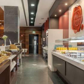 Colazione Hotel ILUNION Atrium Madrid Colazione Hotel ILUNION Atrium Madrid