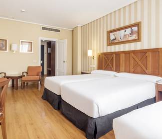 Standard tripla Hotel ILUNION Alcora Sevilla Siviglia