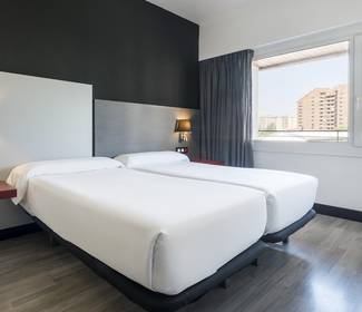Camera superior premium Hotel ILUNION Romareda Saragozza Camera superior premium Hotel ILUNION Romareda Saragozza