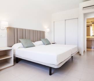 Appartamenti con terrazza Hotel ILUNION Menorca Cala Galdana