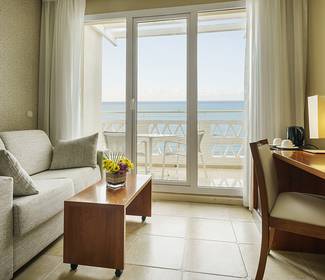 Camera superior vista mare Hotel ILUNION Fuengirola Camera superior vista mare Hotel ILUNION Fuengirola