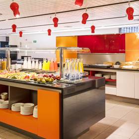 COLAZIONE A BUFFET ILUNION BARCELONA COLAZIONE A BUFFET ILUNION BARCELONA