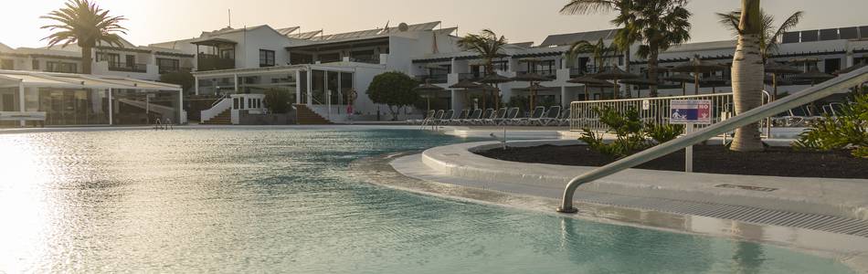 Piscina Hotel ILUNION Costa Sal Lanzarote Puerto del Carmen Piscina