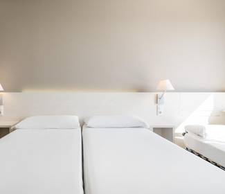 Camera tripla (2 adulti e 1 bambino) Hotel ILUNION Valencia 3 Camera tripla (2 adulti e 1 bambino) Hotel ILUNION Valencia 3