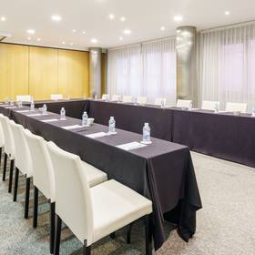 Sala riunioni Hotel ILUNION Bilbao Sala riunioni Hotel ILUNION Bilbao