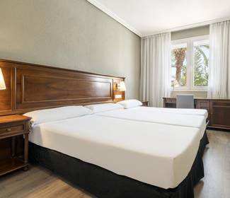 Camere doppia premium con terzo letto Hotel ILUNION Las Lomas Merida Camere doppia premium con terzo letto Hotel ILUNION Las Lomas Merida