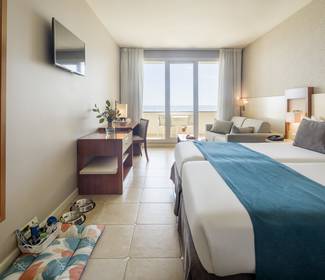 Camera con vista mare per animali domestici Hotel ILUNION Fuengirola Camera con vista mare per animali domestici Hotel ILUNION Fuengirola