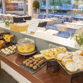 Colazione Hotel ILUNION Atrium Madrid Colazione Hotel ILUNION Atrium Madrid
