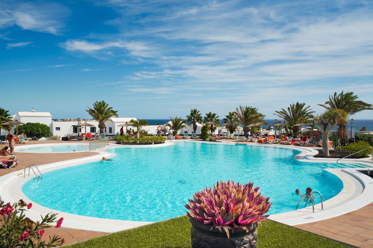 Piscina ILUNION Costa Sal Lanzarote